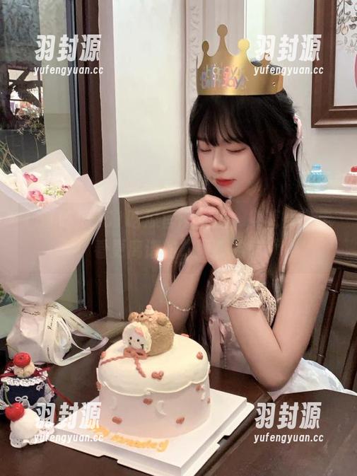 51吃瓜官网直达：捧着瓜，走！看更离谱的故事，哈哈！