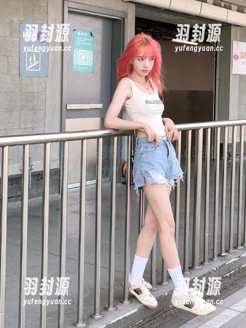谁能抵挡得住ccgg51.ct网站上的八卦魅力？我真的不行！