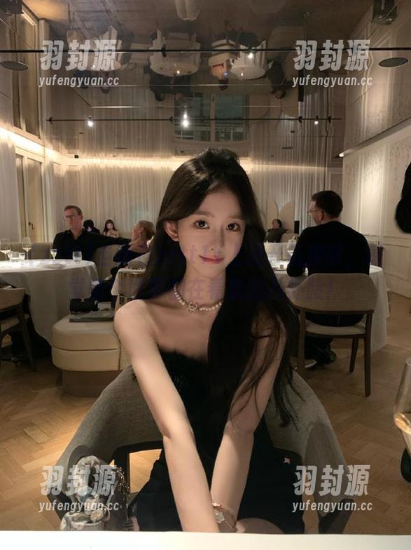 当我在zztt11上点开链接时，感觉整个世界都在看我的八卦脸！