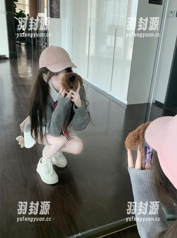 在五一吃瓜网页上，今天的大瓜炸裂了！你绝对想不到的剧情！