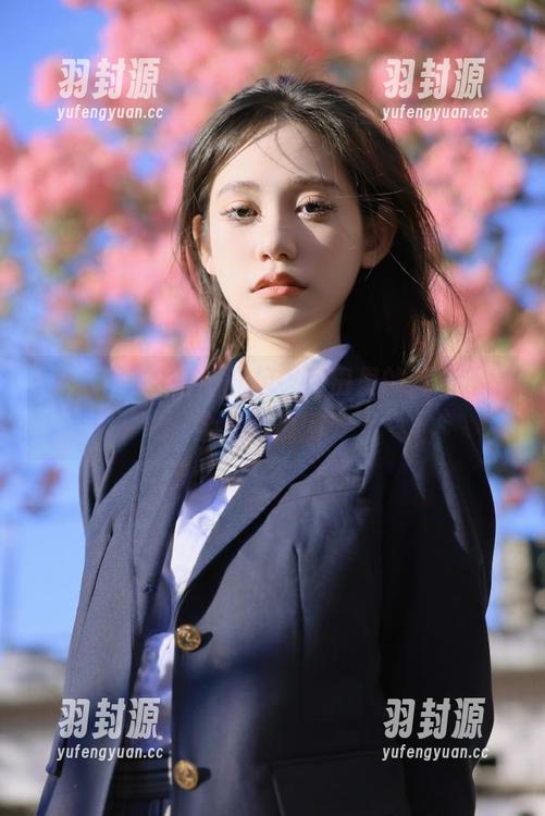 看朝阳升起，瓜田里的狗狗趣事全在吃瓜网！