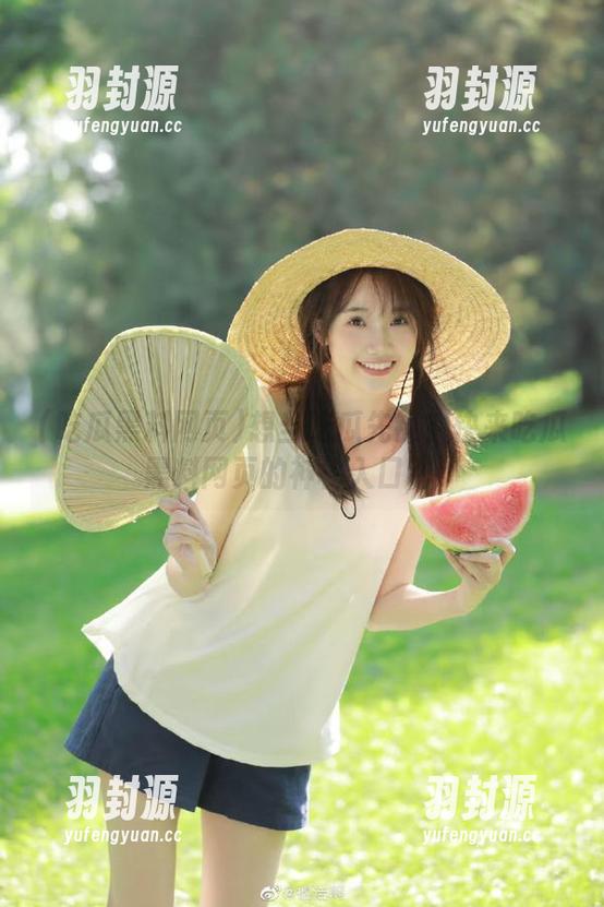 想当吃瓜先锋？快来吃瓜黑料网页的神秘入口吧！