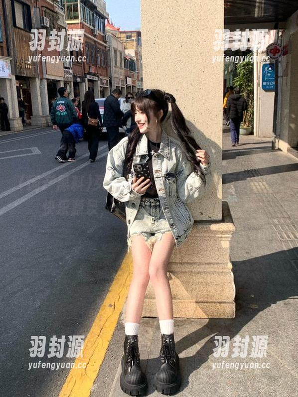 买一送一，国产黑料直达你的快乐源泉，看完你会原地转圈哦！