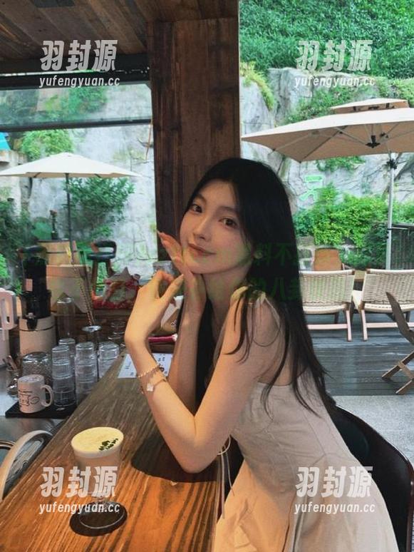 zzttccm黑料不打烊，网页也不休息，快来补给你的八卦快感！