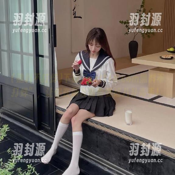 下载“zztt15.com黑料不打烊”，让你在朋友圈也变成八卦高手！